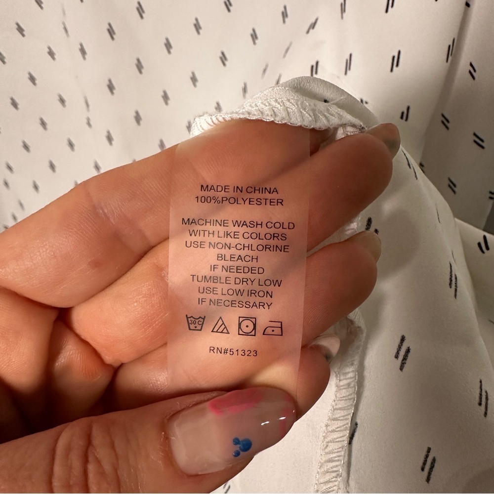Vince Camuto Cream Blouse with Subtle Pattern - Picture 6 of 10